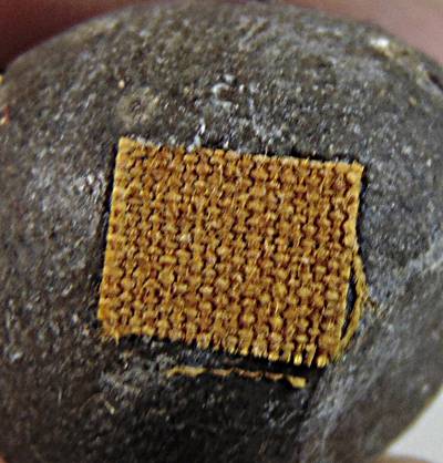 ลูกอม เนื้อผง ตะกรุด โค็ด จีวร โรยพลอย