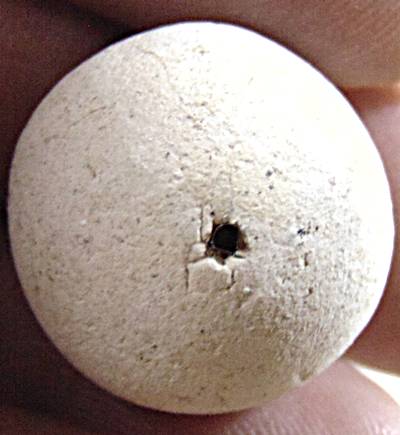 ลูกอม เนื้อผง ฝังตะกรุด