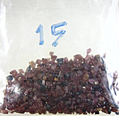 ๒๐ เศษพลอย (เอาไว้ผสมมวลสารสร้างพระ)