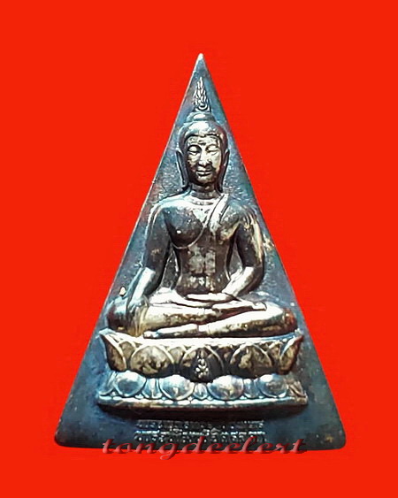 พระพุทธนวราชบพิตร(สมเด็จจิตรลดา) เนื้อเงิน รุ่นโครงการหลวง สวยมากพร้อมกล่องเดิมค่ะ