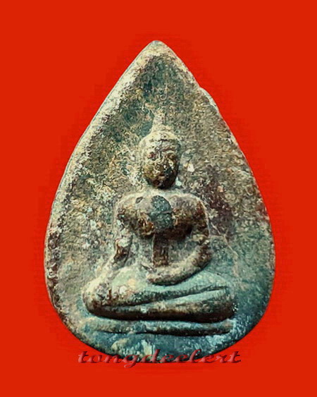 พระท่ากระดานพิมพ์กลีบบัว หลวงพ่อนารถ วัดศรีโลหะราษฎร์บำรุง จ.กาญจนบุรี เนื้อตะกั่วสนิมแดงค่ะ