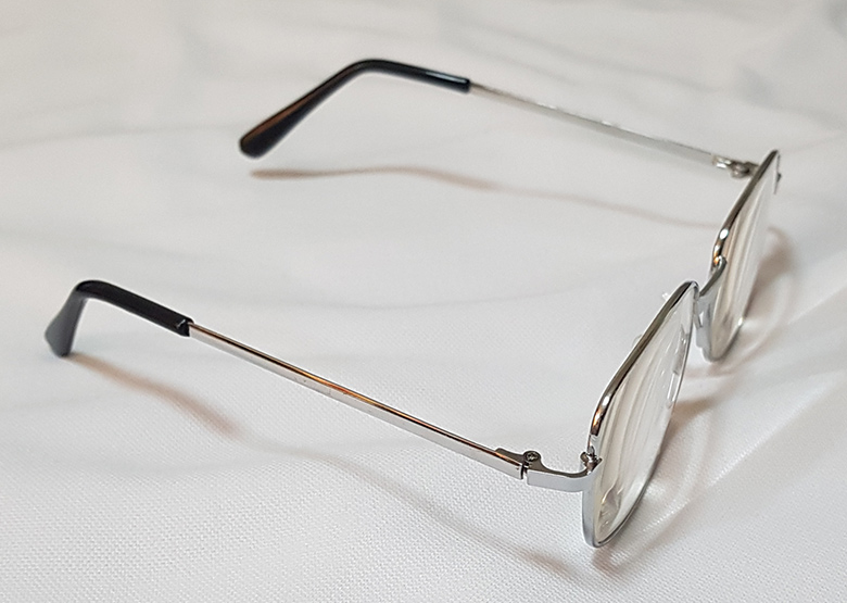 แว่นสายตายาว TRUE BLACK ของใหม่ ดีไซน์สวย สี silver น้ำหนักเบา สบาย มาพร้อมกล่องใส่แว่น Hard Case