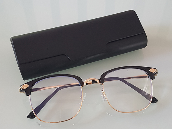 แว่นตา SOLID BLACK ของใหม่  เฟรมดำดีไซน์สวย ขาแว่นโลหะสีทองสุดหรู