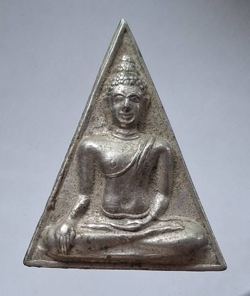 พระบุเงิน หลังผงว่าน ไม่ทราบที่ เก่าๆ