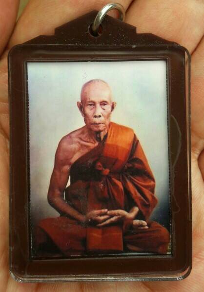 รูปถ่ายบานใหญ่​ ไม่ทราบที่ ​เคาะเดียว   