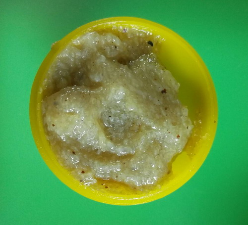 สีผึ้ง หลวงพ่อปี้ วัดลานหอย สุโขทัย (ทันหลวงพ่อ) ของแท้จากวัด ในตลับ