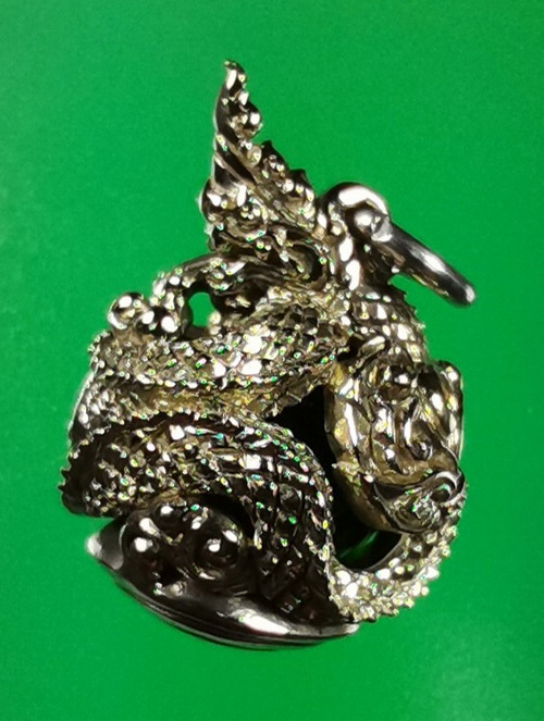 จี้ลูกอมแก้วนาคราช สีเขียว หลวงปู่สังข์ ยโสธโร 