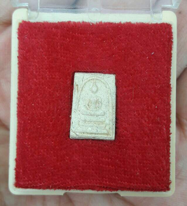 พระสมเด็จวัดระฆัง อนุสรณ์ 118 ปี พิมพ์คะแนน พร้อมกล่องเดิม ปี 2533 ราคาแบ่งปันเบาๆ เคาะเดียว(3)