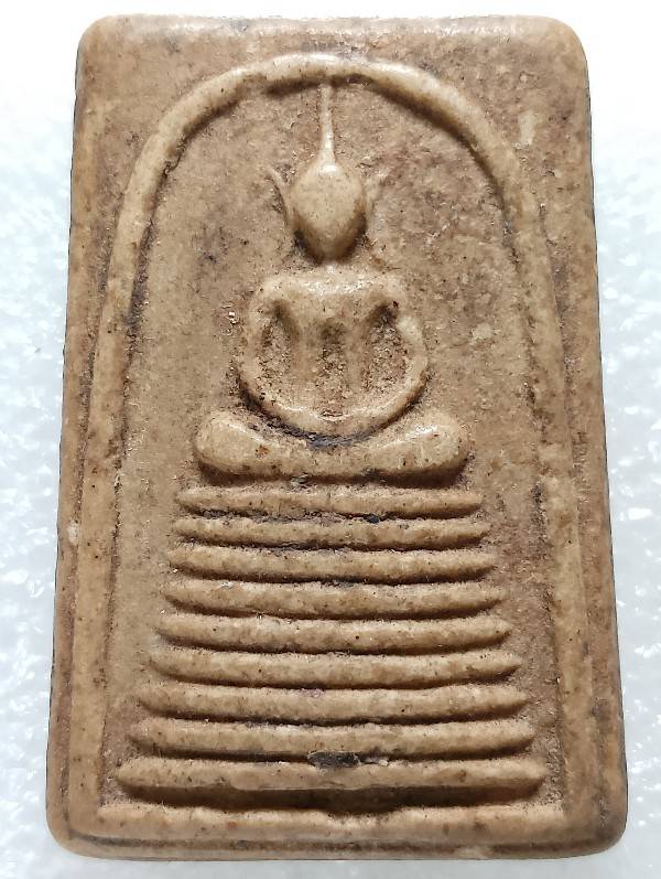 พระสมเด็จ ๙ ชั้น พิมพ์วัดเกษไชโย หลวงพ่อช้อย วัดปากแยก ฉะเชิงเทรา ปี๒๕๑๙ 