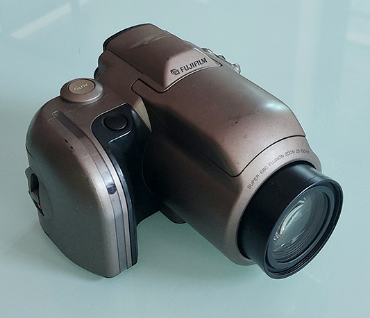กล้องเก่าสวยๆ Fujifilm Epion4000 เลนส์ใหญ่สวยงาม แฟลชแบบป็อปอัพด้านบน ดีไซน์สวย บอดี้ยังสวยตามรูป