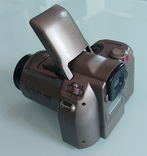 กล้องเก่าสวยๆ Fujifilm Epion4000 เลนส์ใหญ่สวยงาม แฟลชแบบป็อปอัพด้านบน ดีไซน์สวย บอดี้ยังสวยตามรูป