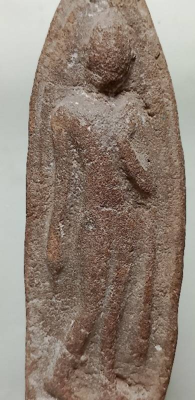 พระลีลาเนื้อดิน องค์ใหญ่ 