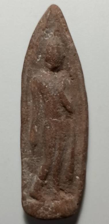 พระลีลาเนื้อดิน องค์ใหญ่ 