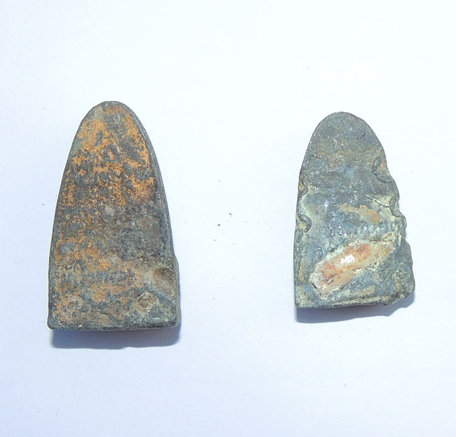 หลวงปู่ทวด เนื้อชินไม่ทราบที่ 2 องค์