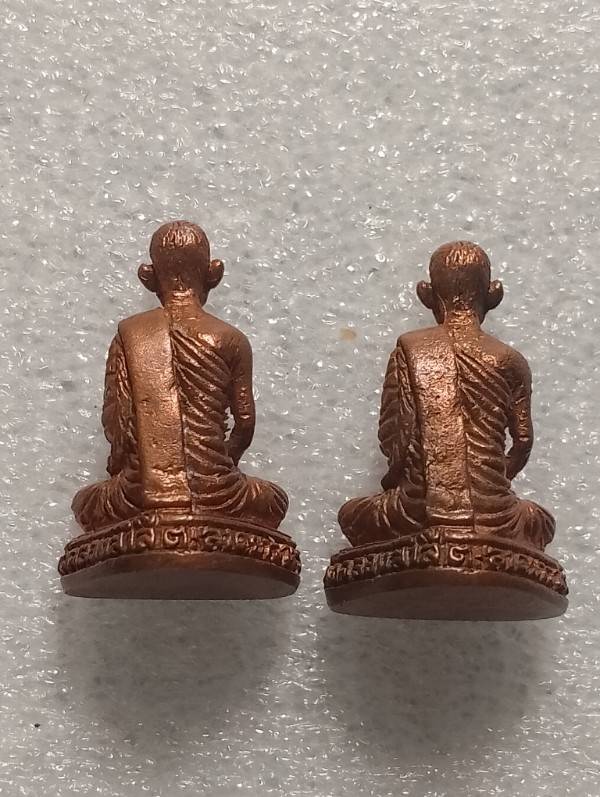 รูปหล่อหลวงปู่มา ถาวโร วัดคลองสำลี อ.ลาดยาว นครสวรรค์    2องค์ 