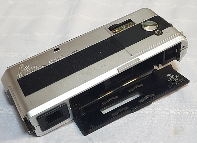 กล้องฟิลม์เก่าหายาก FUJICA 500 Pocket ดีไซน์ยุคเก่า แบบทรงแบนยาวดั้งเดิม ทรงสวยเดิมๆตามยุค