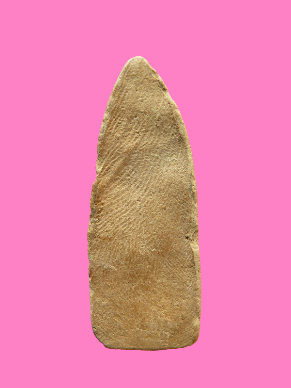 พระลีลาเนื้อดิน สูงประมาณ 2 นิ้ว