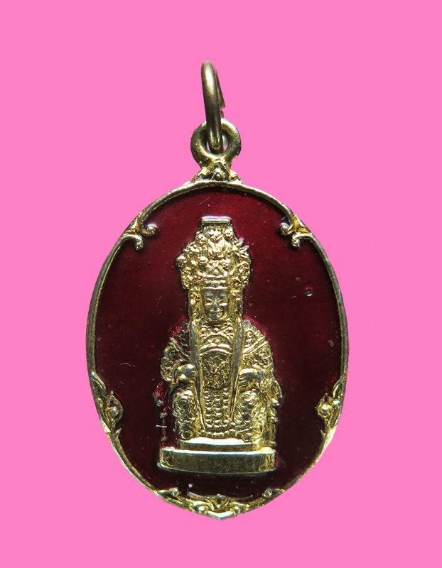 เหรียญเจ้าแม่ทับทิม เนื้อกะหลั่ยทองลงยา สีทับทิม ปี 27