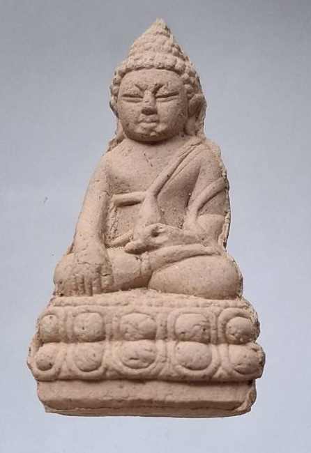 พระผงชัยวัฒน์ วัดหนองคล้า อ.ศรีราชา จ.ชลบุรี กล่องเดิมๆ