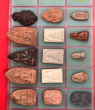 รวมพระผง,ดิน 9