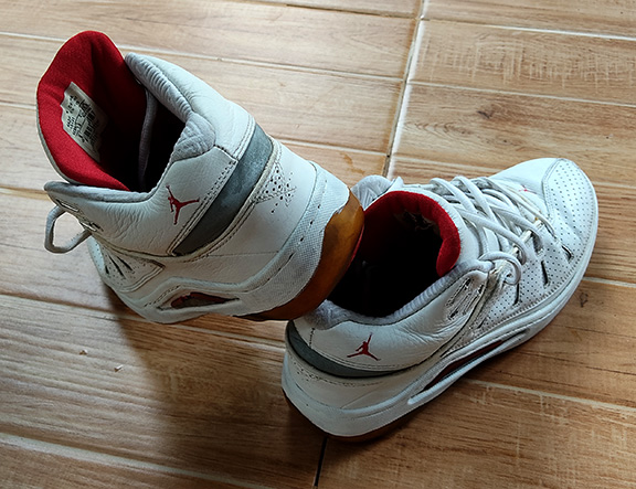 รองเท้า NIKE JORDAN สวยมากตามรูปเลย สภาพดี พื้นสวย