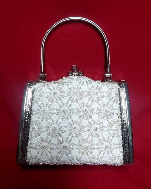 (ปิด89-) กระเป๋าถือสตรีติดเลื่อม ขนาด6.5x13.5x14ซ.ม. (สภาพไม่ได้ใช้)