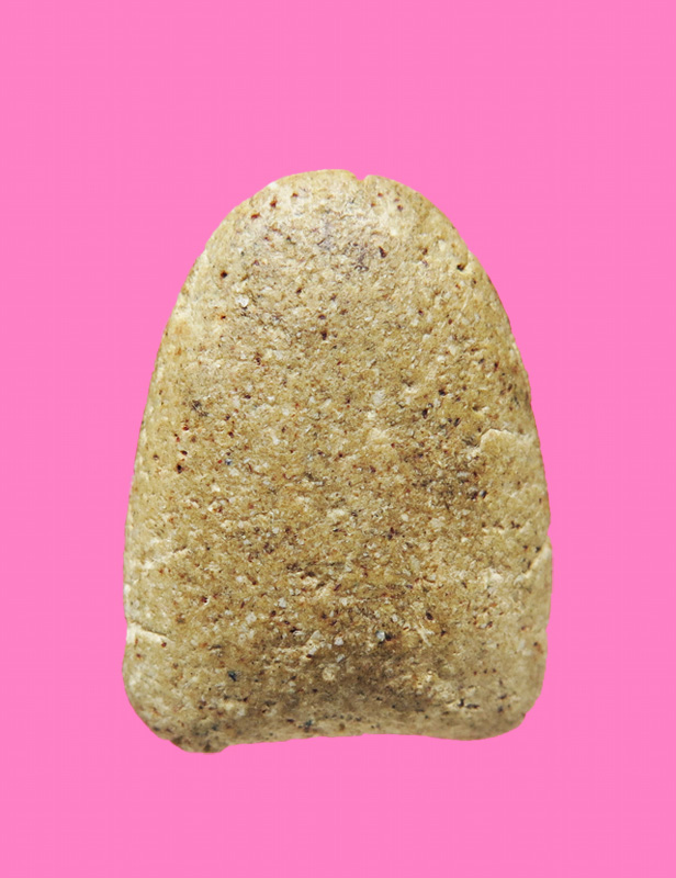 พระปิดตา มีหู เนื้อผงเก่า 