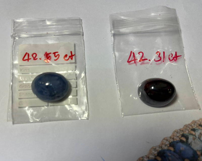 พลอยหัวแหวน สีฟ้า ขนาดประมาณ 2.1*1.7*1.3 ซ.ม. นน. 42.55 ct.