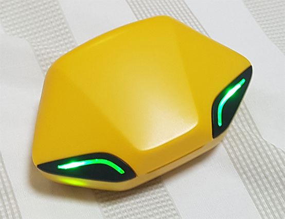หูฟังบลูทูธเกมเมอร์ TWS Magic Power Lamp สีเหลืองดำ สุดเท่ห์ ของใหม่ พร้อมคู่มือและสายชาร์จ