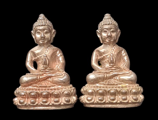 เคาะแรกแดง..พระชัยวัฒน์พูลทอง..นวะ ๒ องค์ ไม่มีกล่อง..ลพ.ดำ วัดเขาพูลทอง จ.จันทบุรี / เสก ๒ วาระ