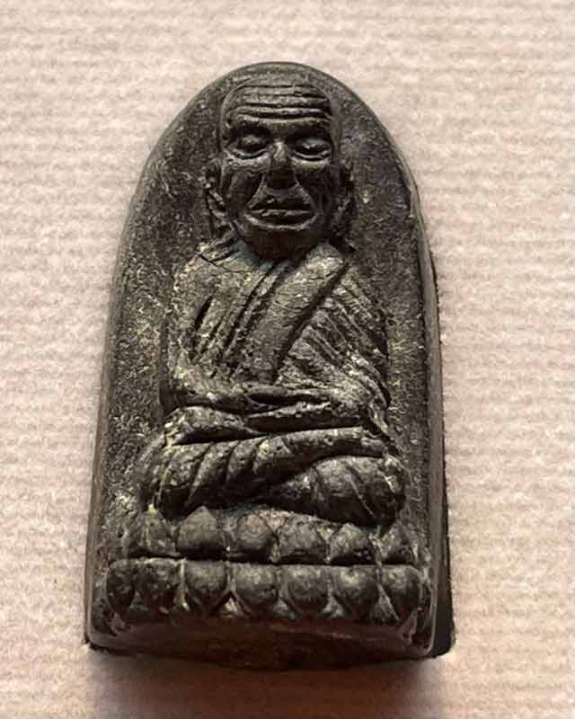 หลวงปู่ทวด วัดช้างให้ เนื้ว่านคลุกรัก ประดับพระนามาภิไธย สก