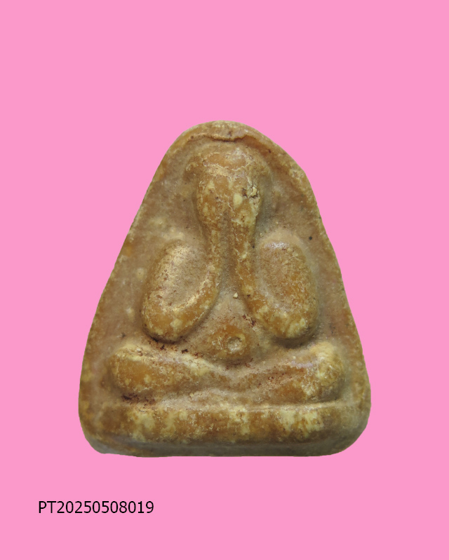 พระปิดตา เนื้อผงน้ำมัน วัดบ่อวิน