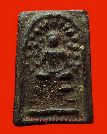 พระสมเด็จปรกโพธิ์เนื้อผงชานหมาก หลวงพ่อเที่ยง วัดม่วงชุม จ.กาญจนบุรีค่ะ