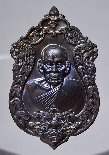 เหรียญหลวงพ่อพัฒน์ วัดห้วยด้วน จ.นครสวรรค์ ปี2563 รุ่นเสมาราชาทรัพย์๙๙ เนื้อทองแดง เลข528 กล่องเดิม