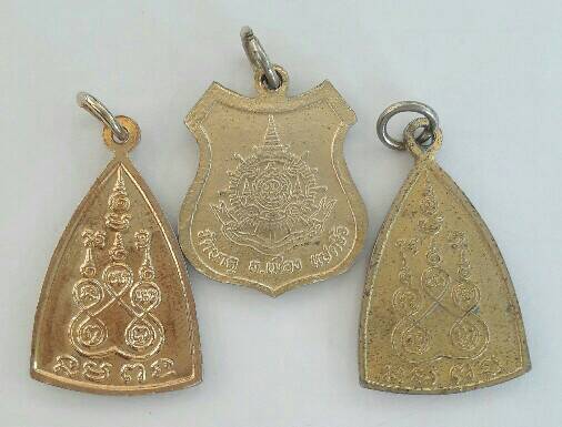 หลวงพ่อโลธร มา 3 เหรียญ เคาะเดียว