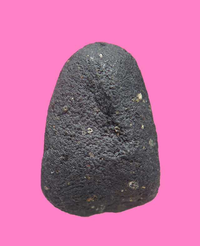 พระปิดตาข้าวต้มมัด เนื้อผงคลุกรัก