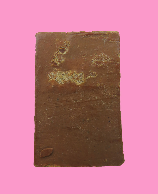 สมเด็จเนื้อผงน้ำมัน