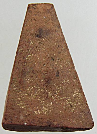 ๒๐ พระพิมพ์ผงสุพรรณ  เนื้อดิน