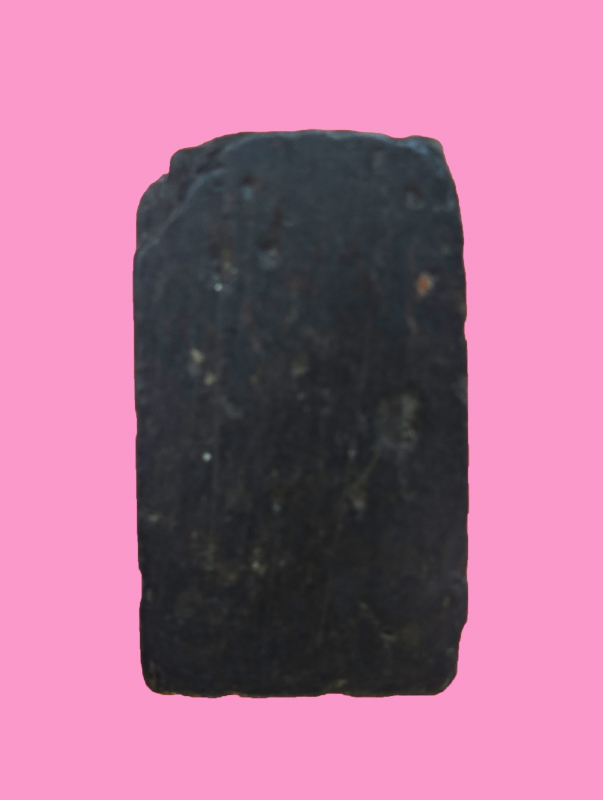 สมเด็จ เนื้อดิน ดำ