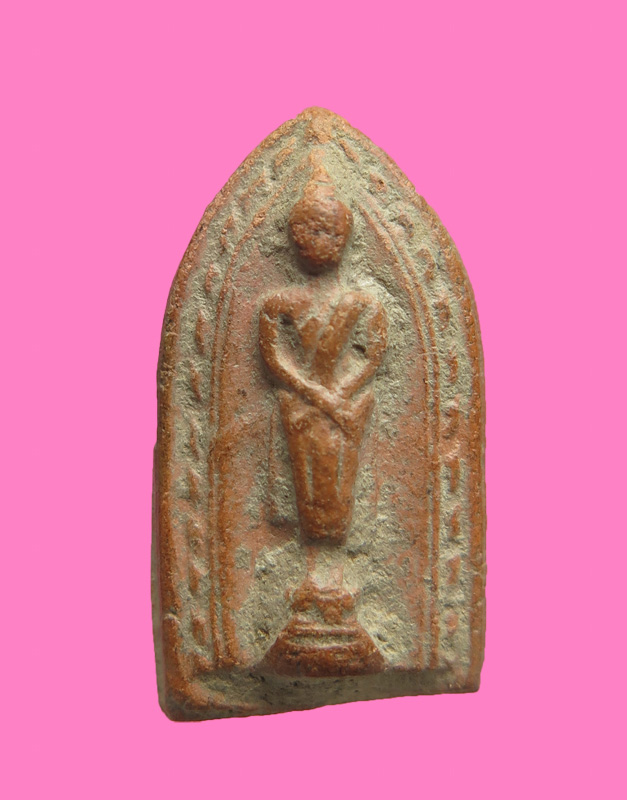 พระเนื้อดิน ปางถวายเนตร เก่า (สูงประมาณ 2 ซม.)