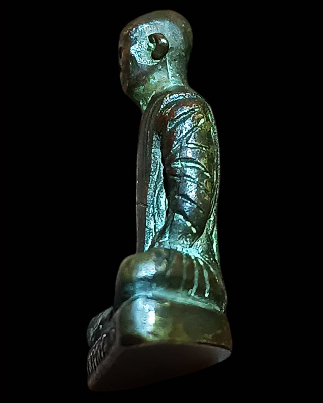 รูปเหมือนหลวงพ่อเดิม วัดหนองโพธิ์ จ.นครสวรรค์ มีจารที่ก้น พระบ้านเก่าเก็บหลายสิบปี