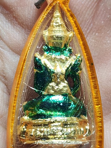 วัดอินทราสุการาม จ. สุรินทร์ พระแก้วมรกต หลวงปู่เจียม อติสโย เลี่ยมเก่า