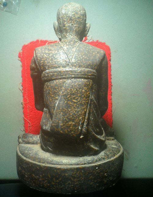 ฐาน7นิ้ว สูงประมาณ10.5นิ้ว พระบูชารูปเหมือน หลวงปูาบุดดาถาวโ ร วัดกลางชูศรีเจริญสุข สิงห์บุรี เนื้อข