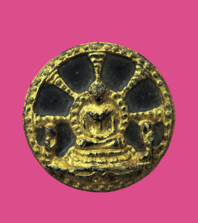 พระผงพิมพ์จันทร์ลอย ลงรักปิดทอง หลังยันต์นะ