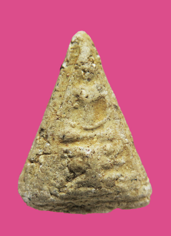 สมเด็จหน้าจั่ว ฐานผ้าทิพย์ เนื้อผง ไม่ทราบที่