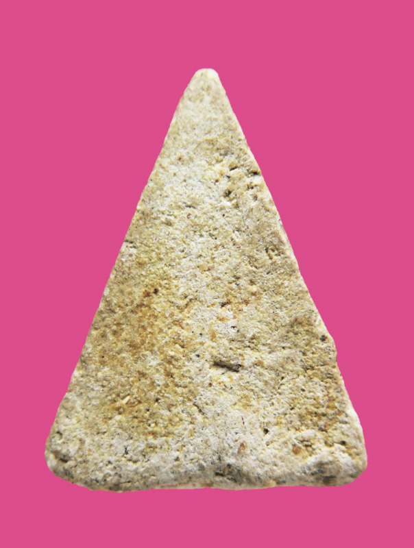 สมเด็จหน้าจั่ว ฐานผ้าทิพย์ เนื้อผง ไม่ทราบที่