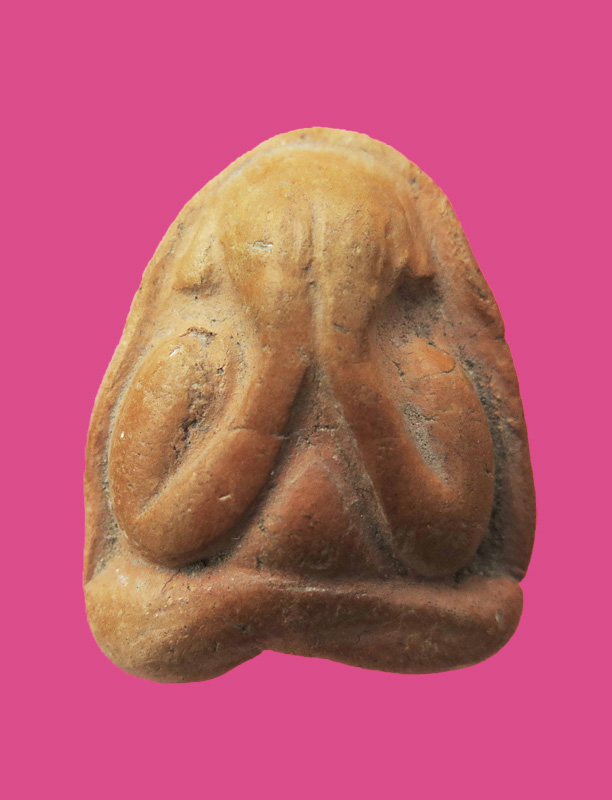 พระปิดตา เนื้อดินขุยปู ก้นเคยอุดอะไรซักอย่าง