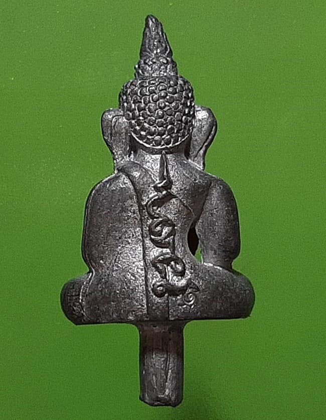 พระยอดธง เนื้อตะกั่ว สวยคมชัด ไม่ทราบที่ ตอกโค้ดใต้ยันต์นะ