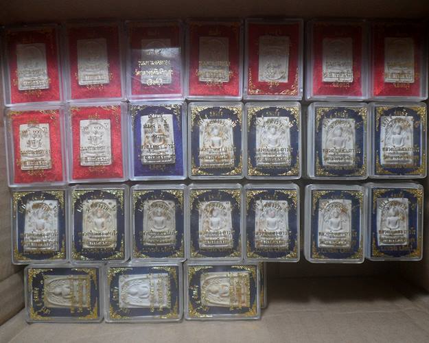 ชุด100องค์ หลวงปู่บุดดา ถาวโรวัดกลางชูศรีเจริญสุข สิงห์บุรี พระที่หลวงปู่ดู่ วัดสะแกยังยกย่องท่านว่า