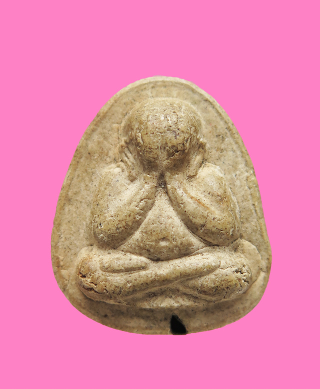 พระปิดตาฝั่งตะกรุดขวาง หลังยันต์